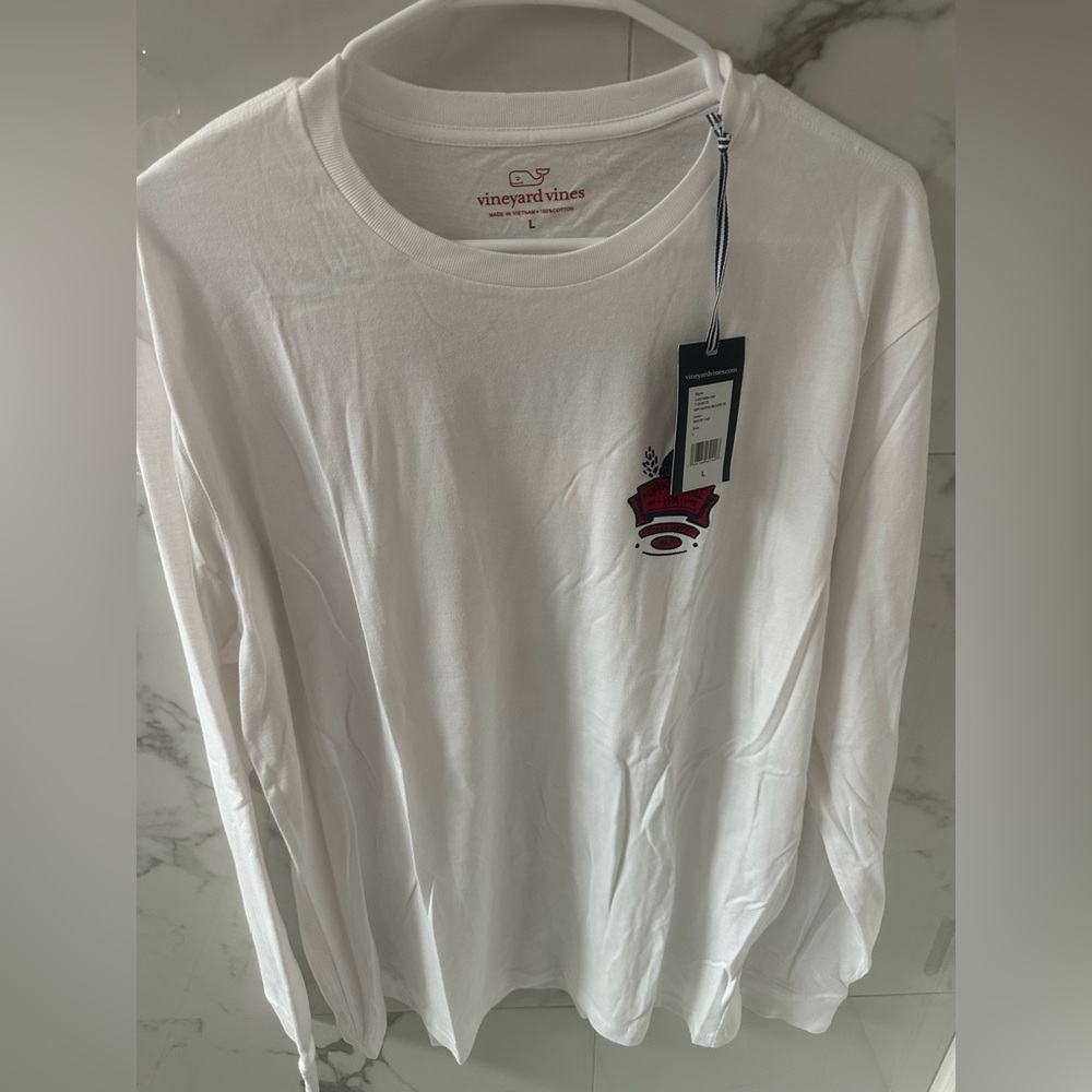 NWT Vineyard Vines “Hoppy Holidays” Long Sleeve Tee